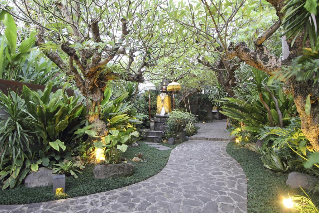 Le Jardin Villas Seminyak Exterior photo