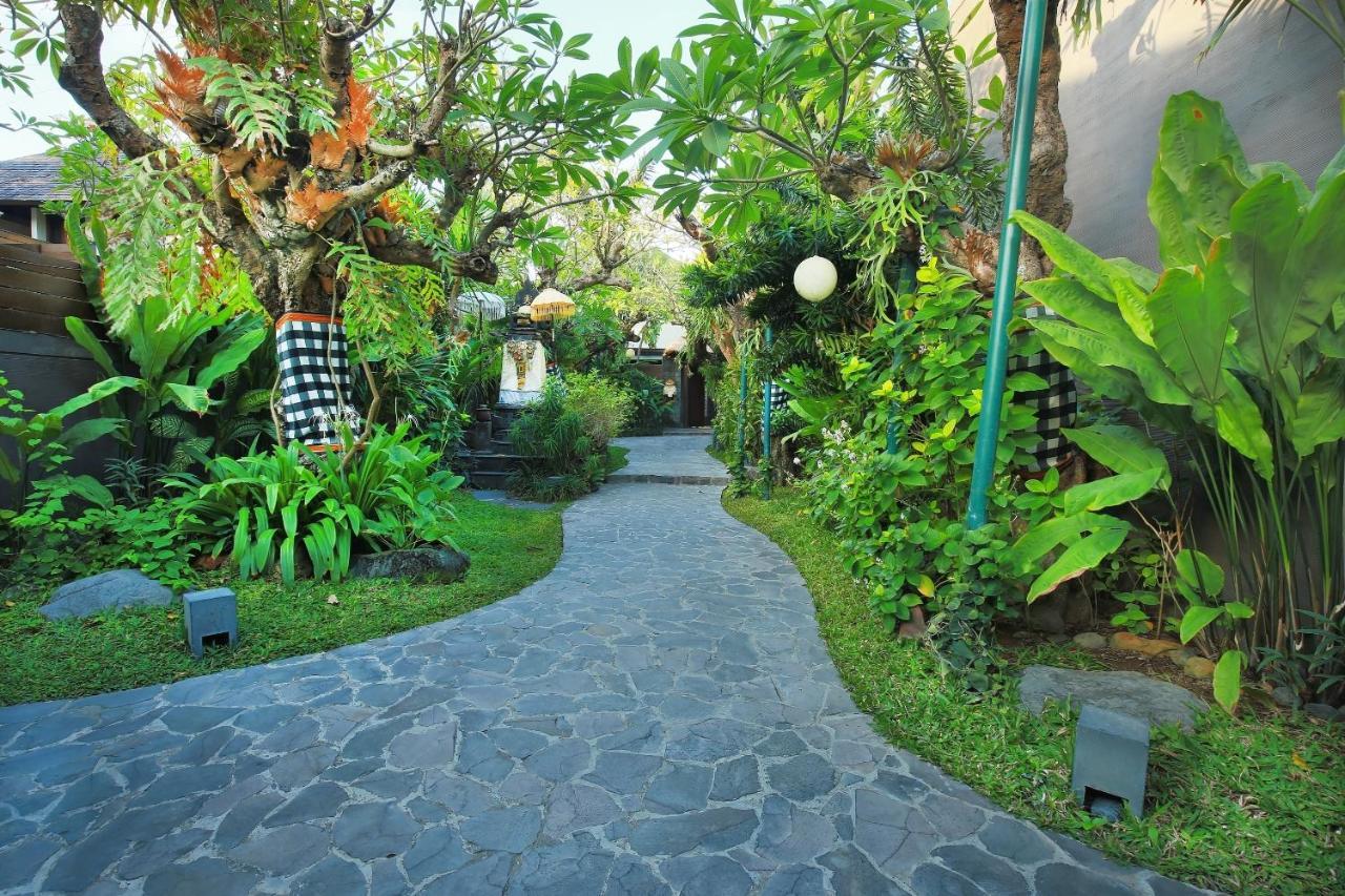 Le Jardin Villas Seminyak Exterior photo